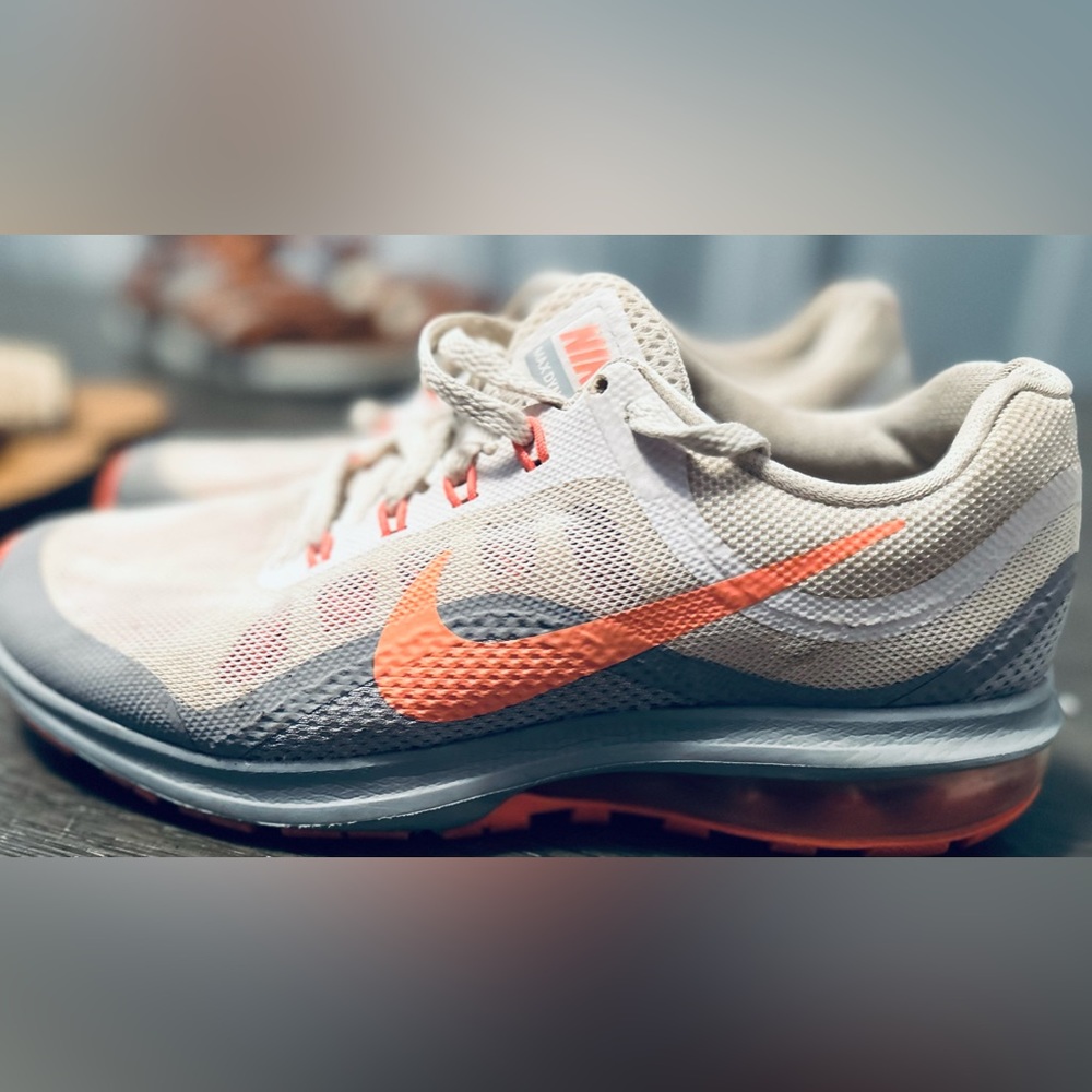 Nike Air Dynasty 2 Women’s Size 7